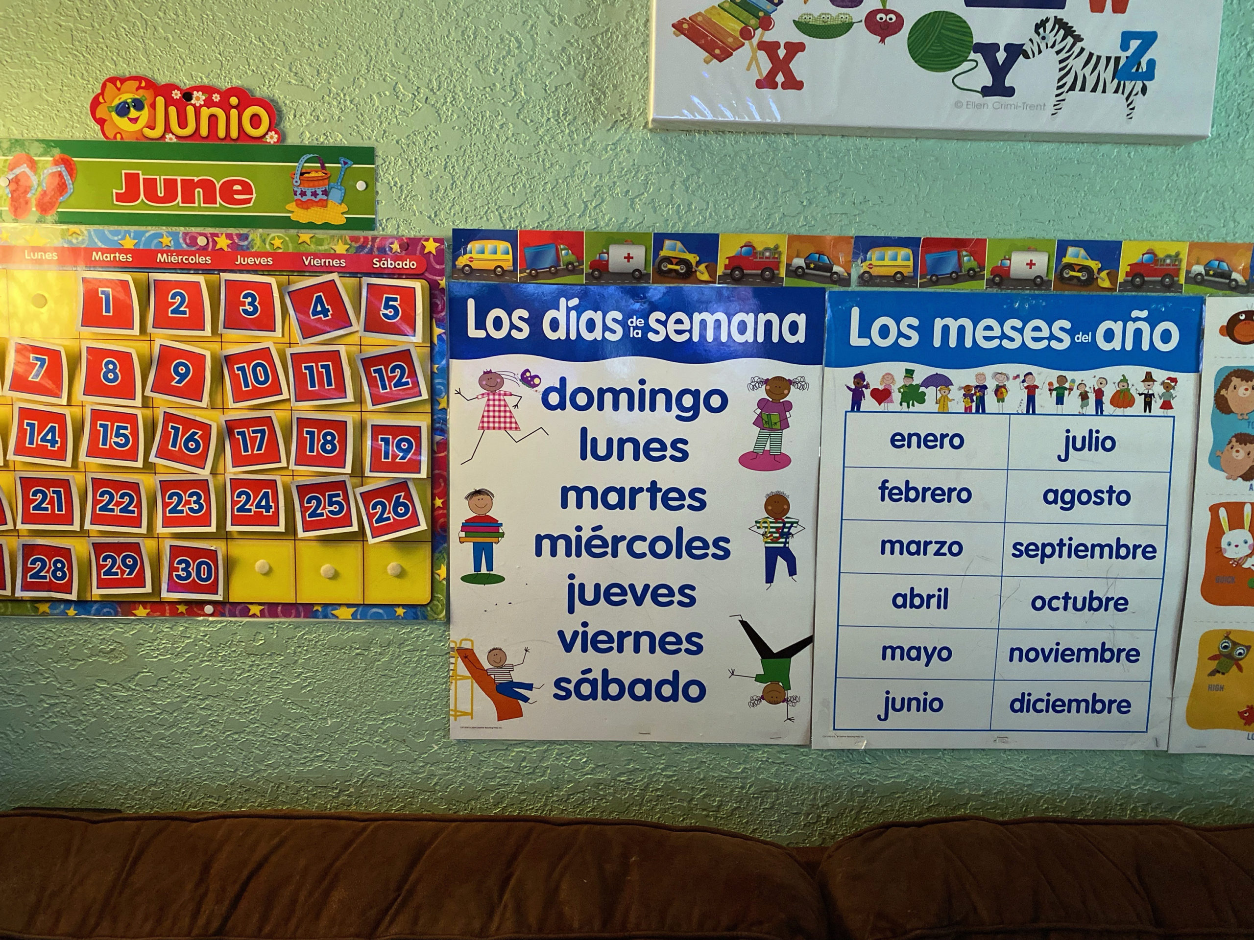 A photo of a poster listing the months of the year in Spanish