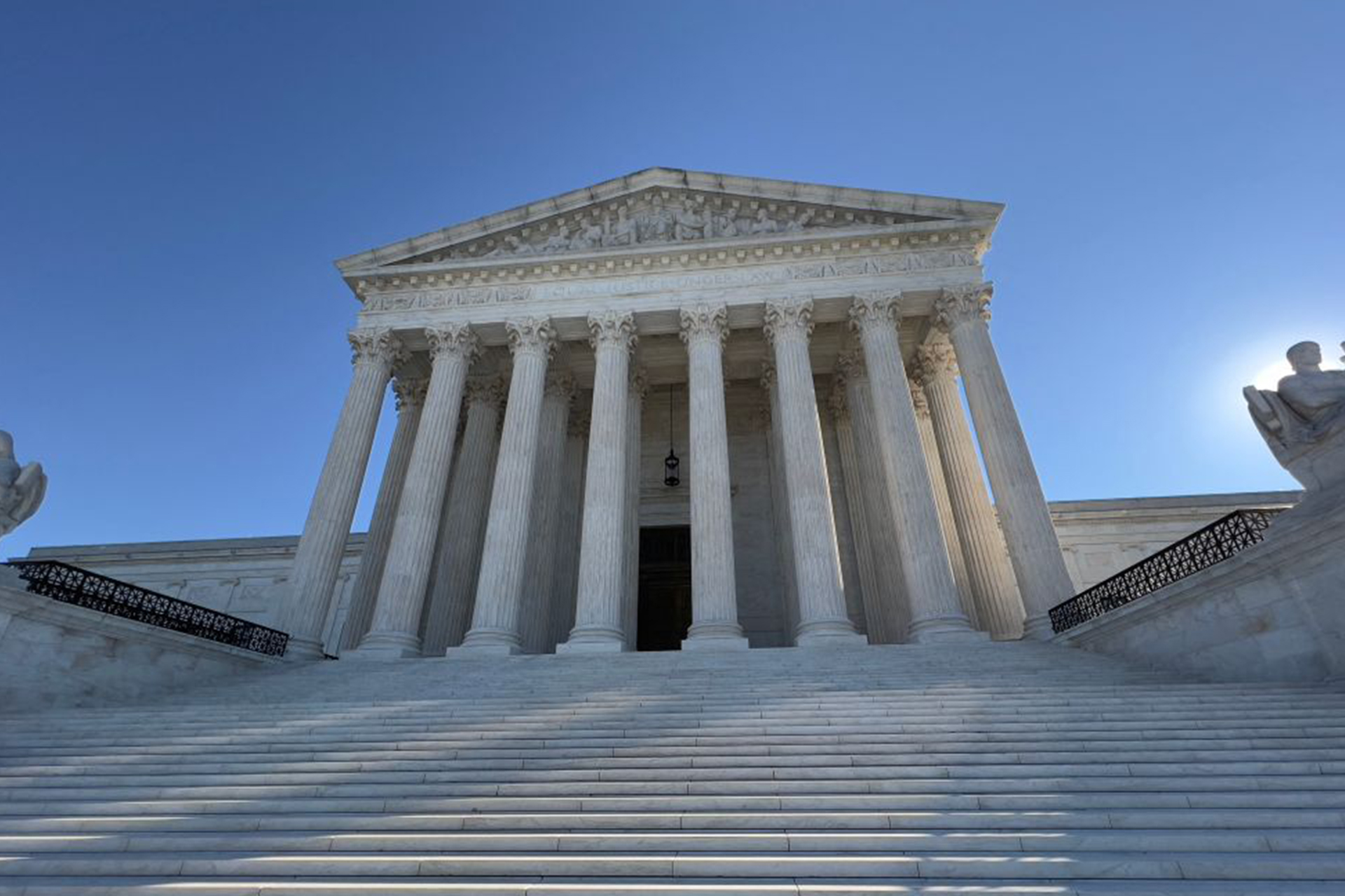 A photo of the exterior of the US Supreme Court Building